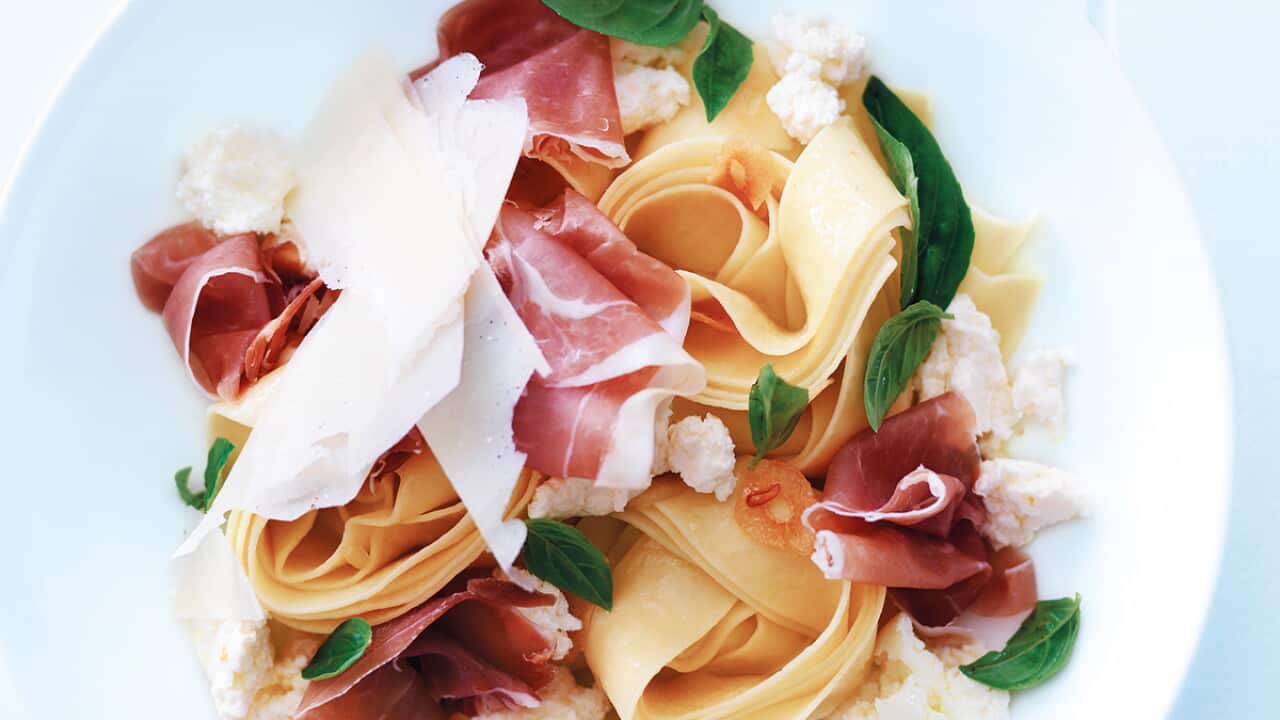 Pasta with ricotta and prosciutto